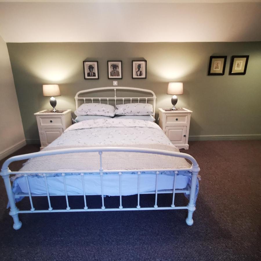 Rooms By The River At Glan Aber Cynwyd Exterior photo