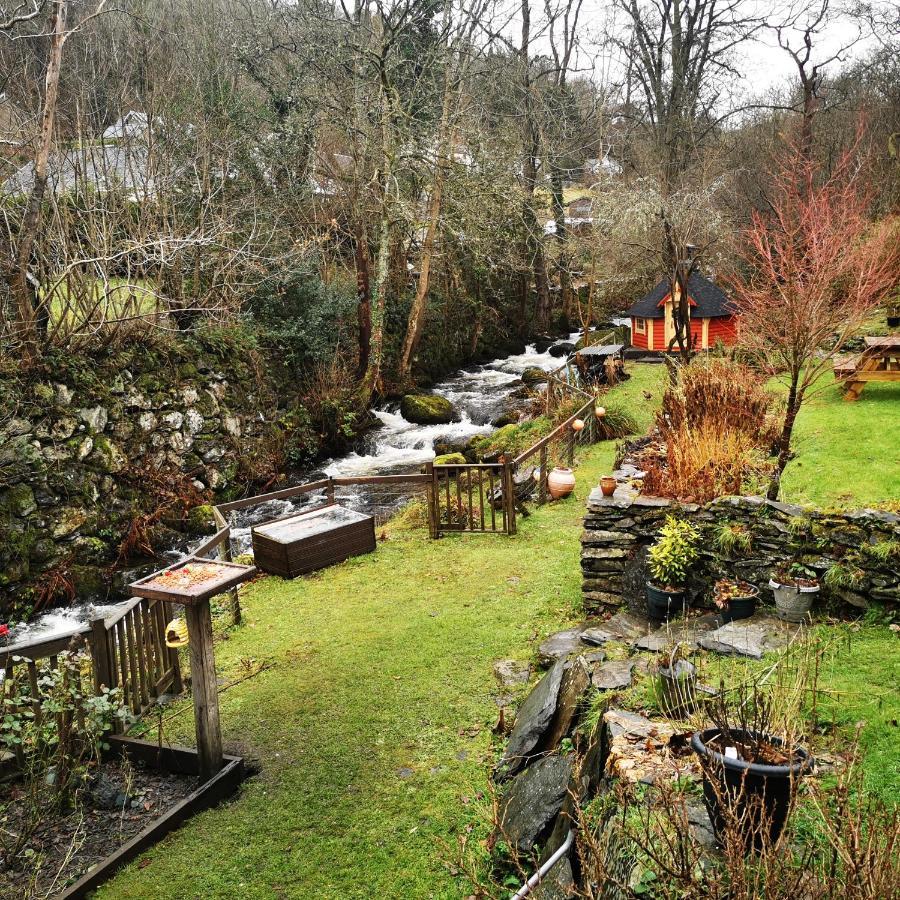 Rooms By The River At Glan Aber Cynwyd Exterior photo