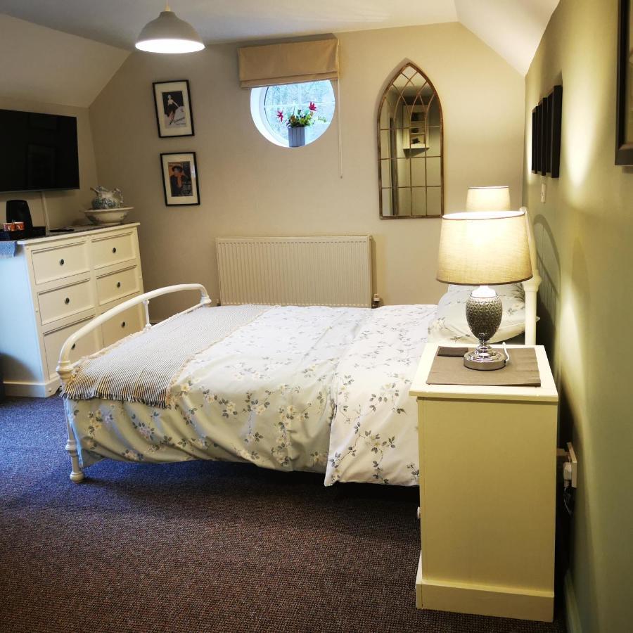 Rooms By The River At Glan Aber Cynwyd Exterior photo