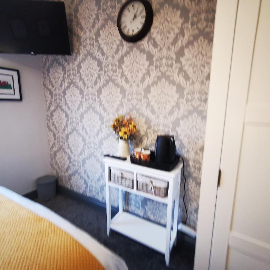 Rooms By The River At Glan Aber Cynwyd Exterior photo