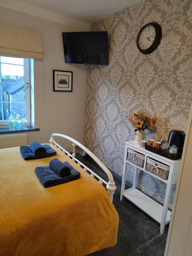 Rooms By The River At Glan Aber Cynwyd Exterior photo